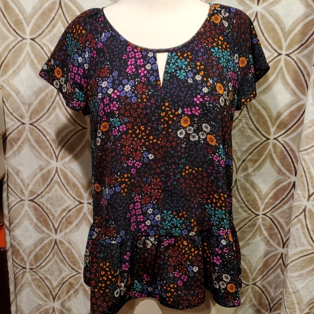 A.N.A Floral Black Top Petite Small Good Condition